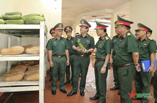 Tổng cục Hậu cần: Kiểm tra toàn diện công tác hậu cần 8 tháng đầu năm tại Sư đoàn 3 và Bộ CHQS tỉnh Bắc Giang